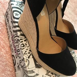 Black wedge heel espadrilles